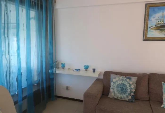 Small By The Διαμέρισμα Σεσίμπρα