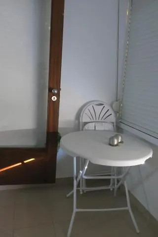 Διαμέρισμα Small By The